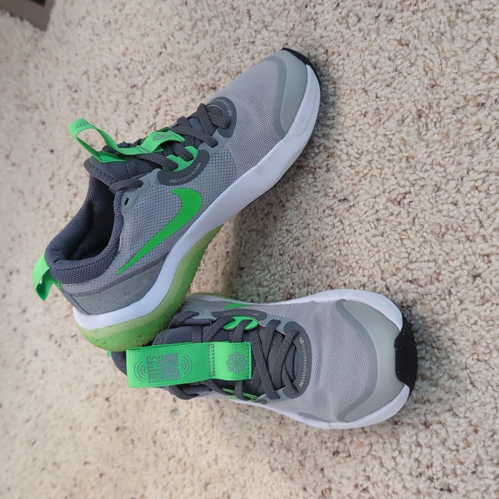 Nike Explore Next Nature Big Kids' Road Running Shoes Size 5Y
